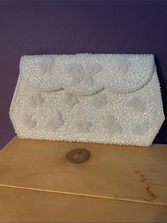Walborg Handbags - VTG WALBORG BEADED CLUTCH